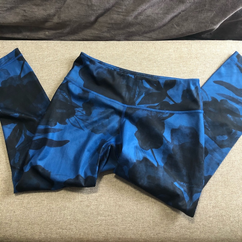 Lululemon crops
